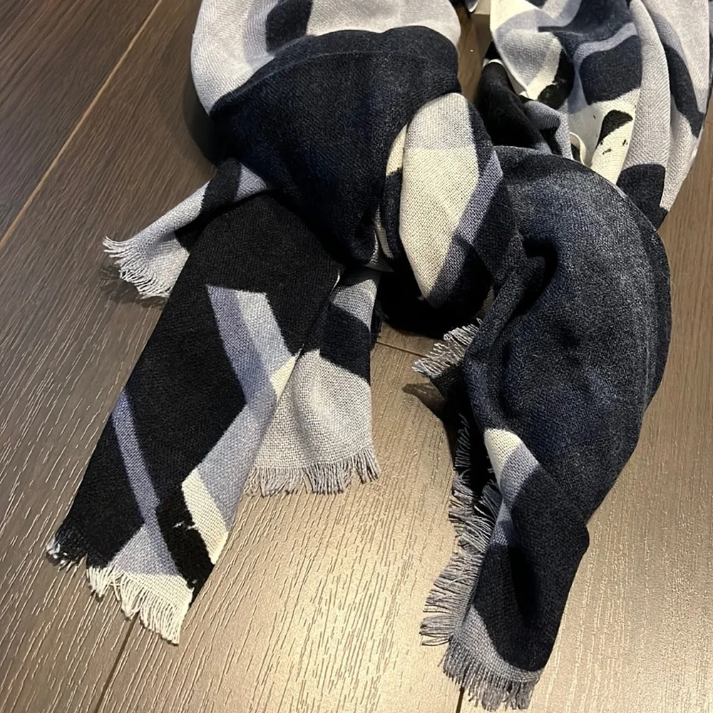 Blue/White Printed Scarf, 100% Acrylic